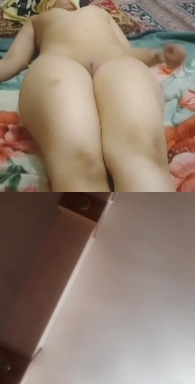 لایو سکسی کصو کون زنشو به نمایش میزاره