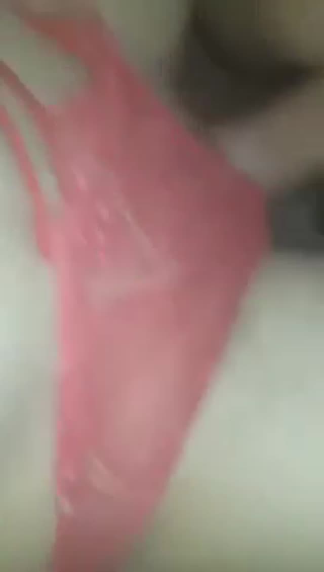 سکس ساعت 5 صبح! شورت زنه رو پوشیده .مییگه دوست داشت شورتشم بپوشم بکنمش