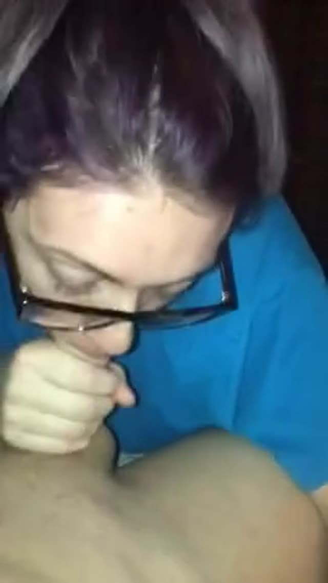 Nerdy girlfriend gives amazing head