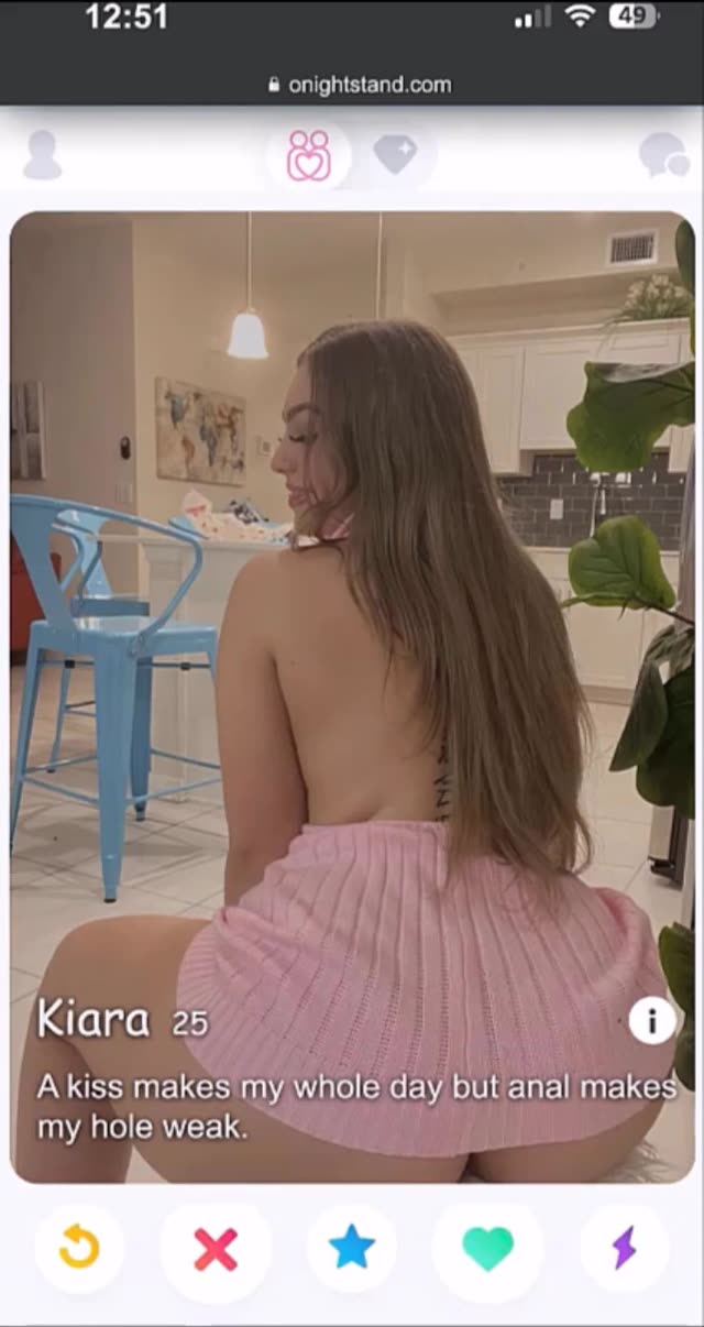 White Babe Sucks BBC After NightClub