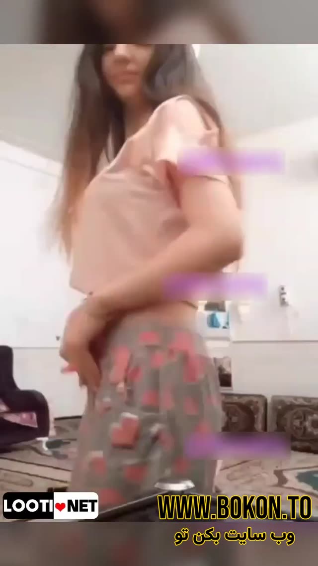 بدن نمایی باچهره فروشی تینیجر سفید اندام خوشگل و کص صورتیش نشون میده.mp4