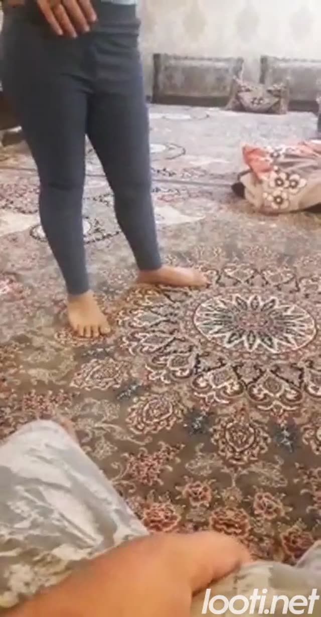 فیلم سکس ایرانی چند تا زوج گروپ زدن 2 تاشون میان برای یکی ساک میزنن و کون قمبل میکنن