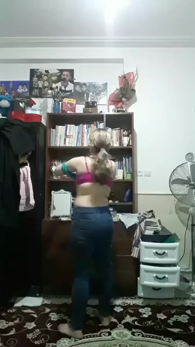مخفی از باسن خوشگل دختر ایرانی