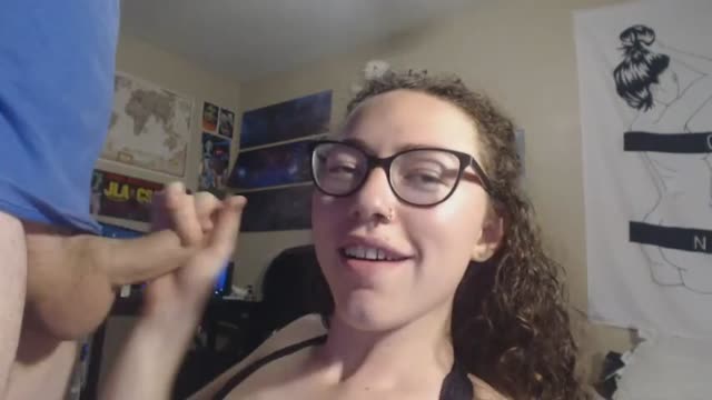 Cam girl wants to taste his cum