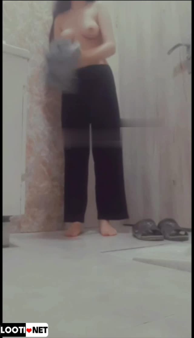 بدن نمایی دختر تو حموم