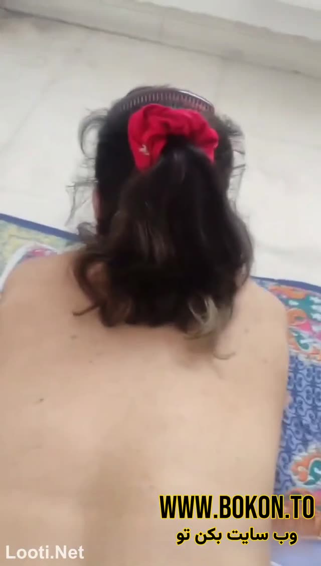 سکس زوج وطنی کاندوم کشیده سر کیرش تا خایه میکنه تو کصش.mp4