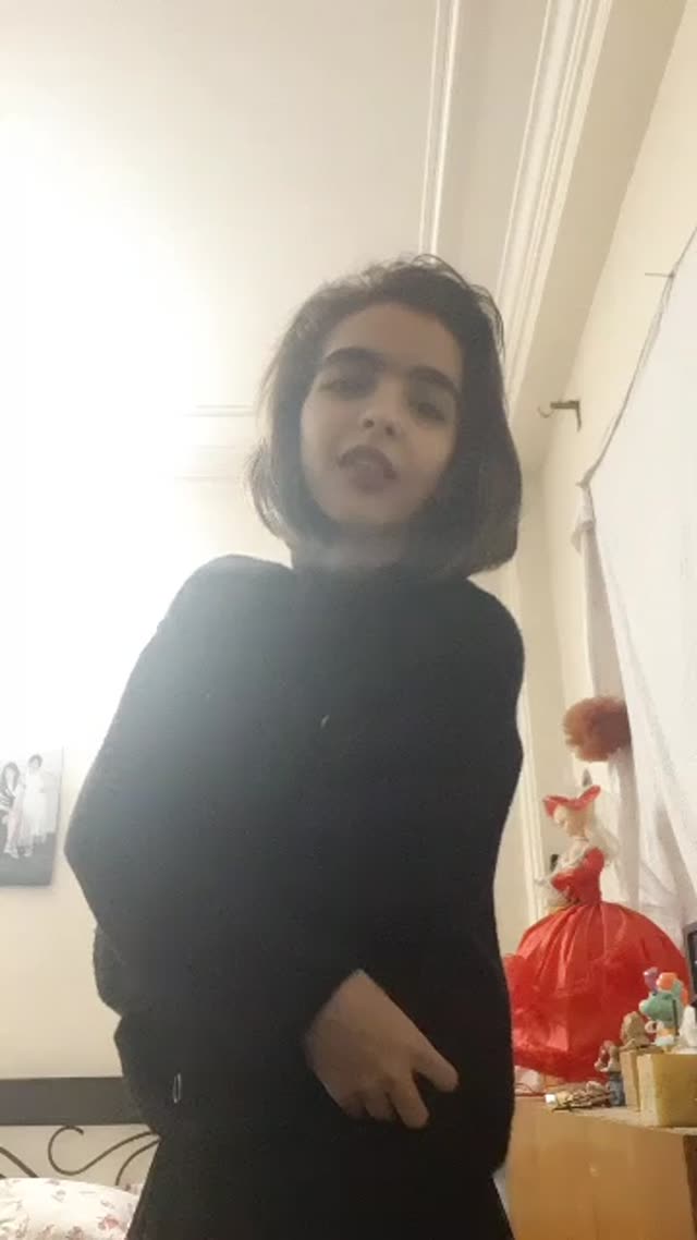 بدن نمایی دختر 19 ساله حشری و داغ ایرانی